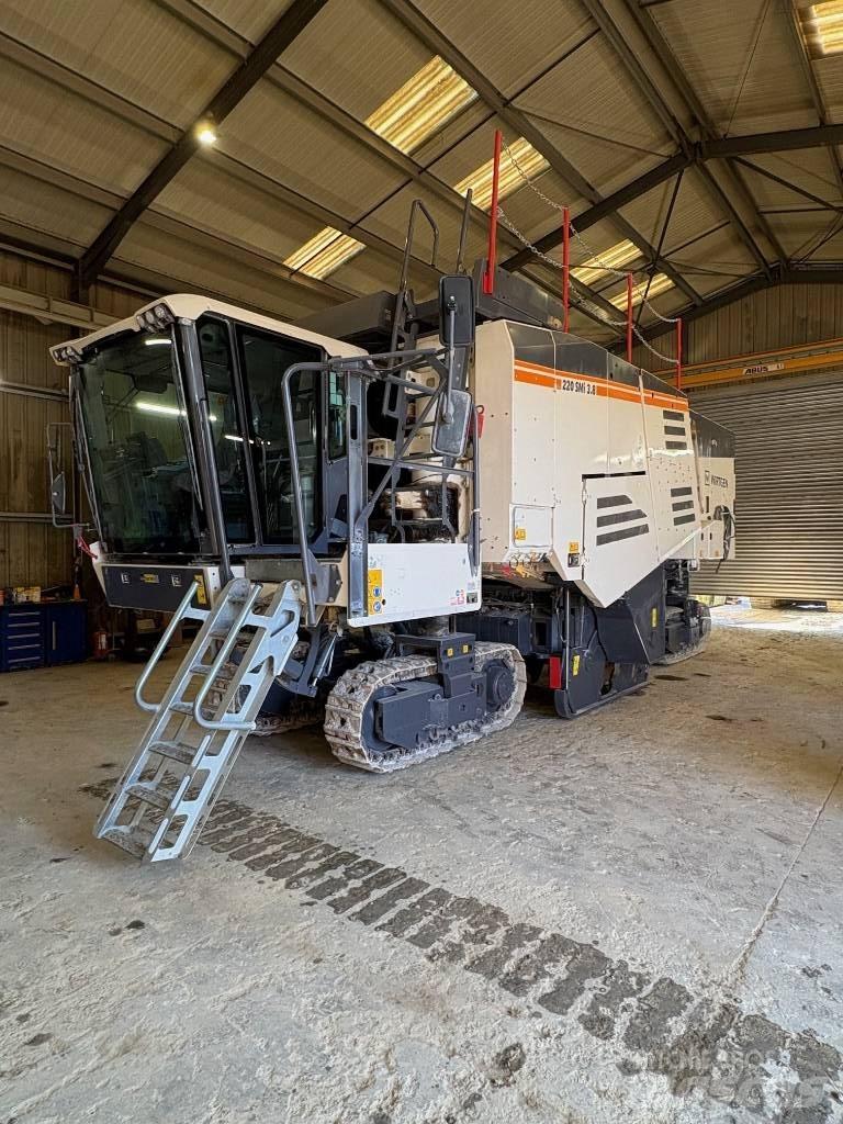 Wirtgen 220 SMI Diger