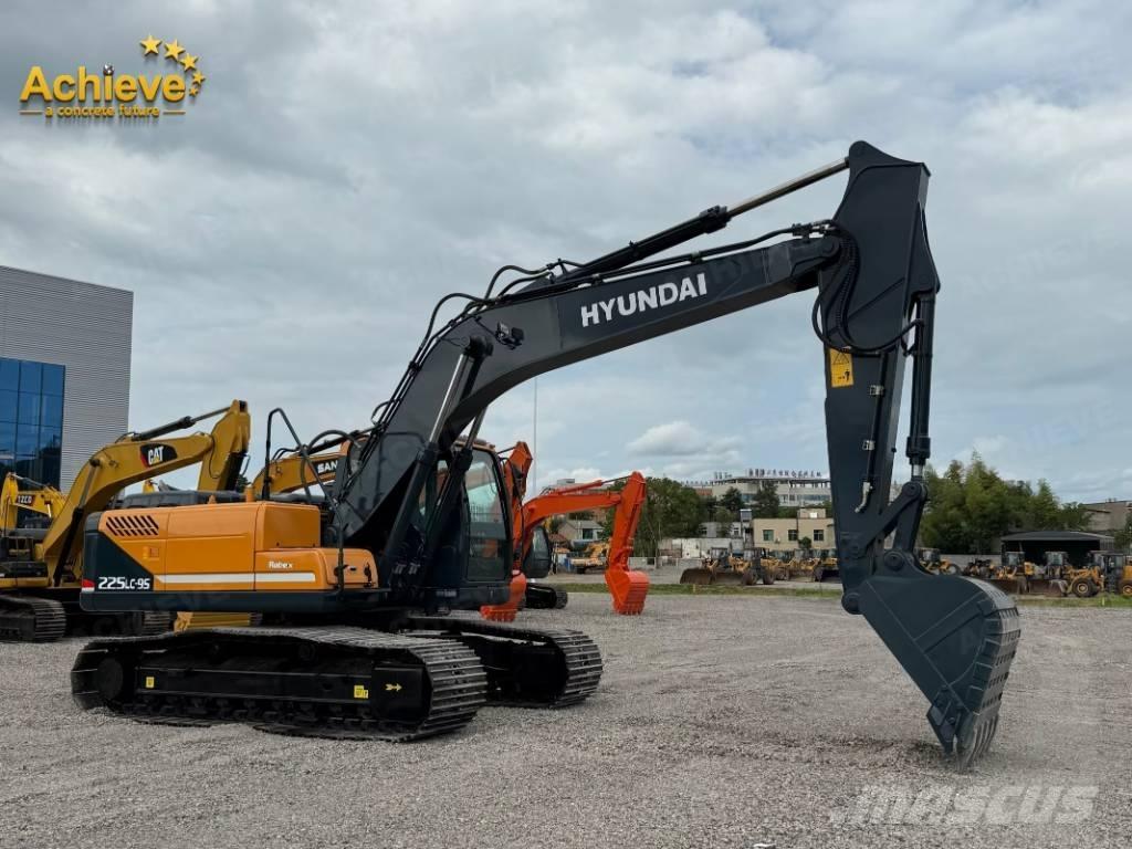 Hyundai 225LC-9S Paletli ekskavatörler