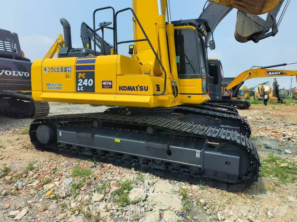 Komatsu PC 240-8 Paletli ekskavatörler