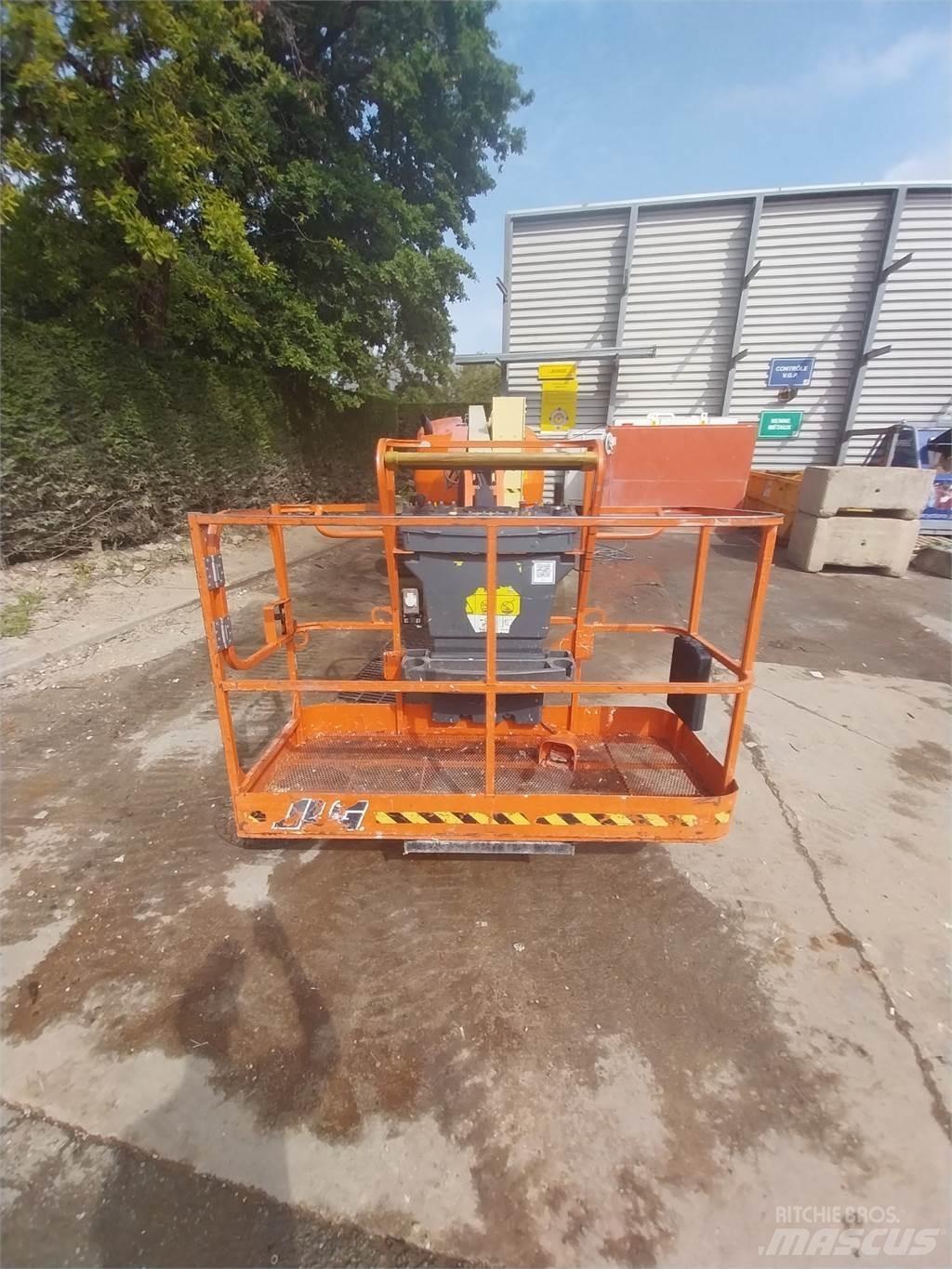 JLG 520AJ Körüklü personel platformları
