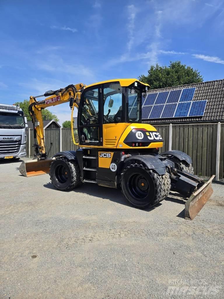 JCB 110 W Lastik tekerli ekskavatörler