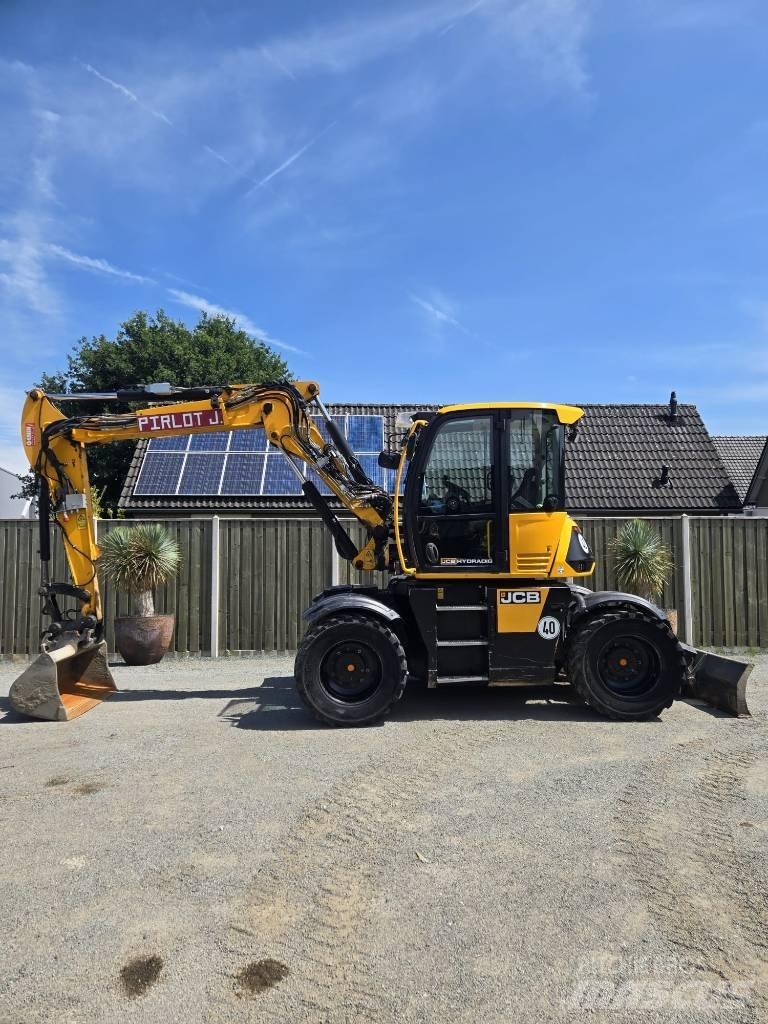 JCB 110 W Lastik tekerli ekskavatörler
