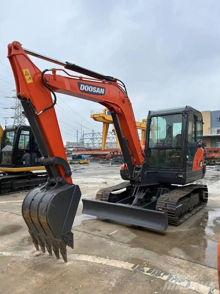 Doosan DX60-9 Mini ekskavatörler, 7 tona dek