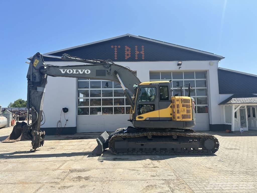 Volvo ECR 235 D Paletli ekskavatörler