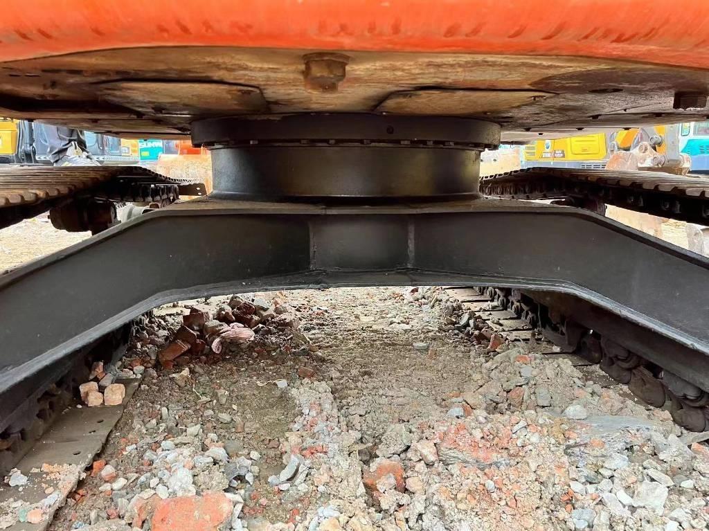 Hitachi ZX 135 US Paletli ekskavatörler