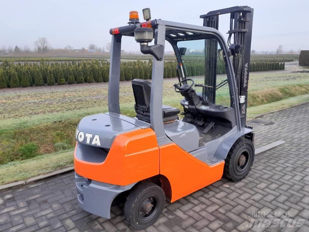 Toyota Tonero 25 Dizel forkliftler