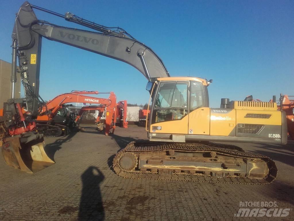 Volvo EC250DL Paletli ekskavatörler