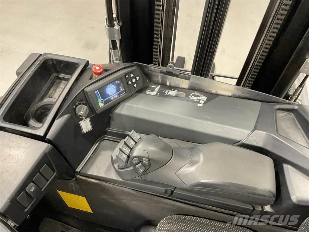 CAT NR16N2H Reach truck - depo içi istif araçları