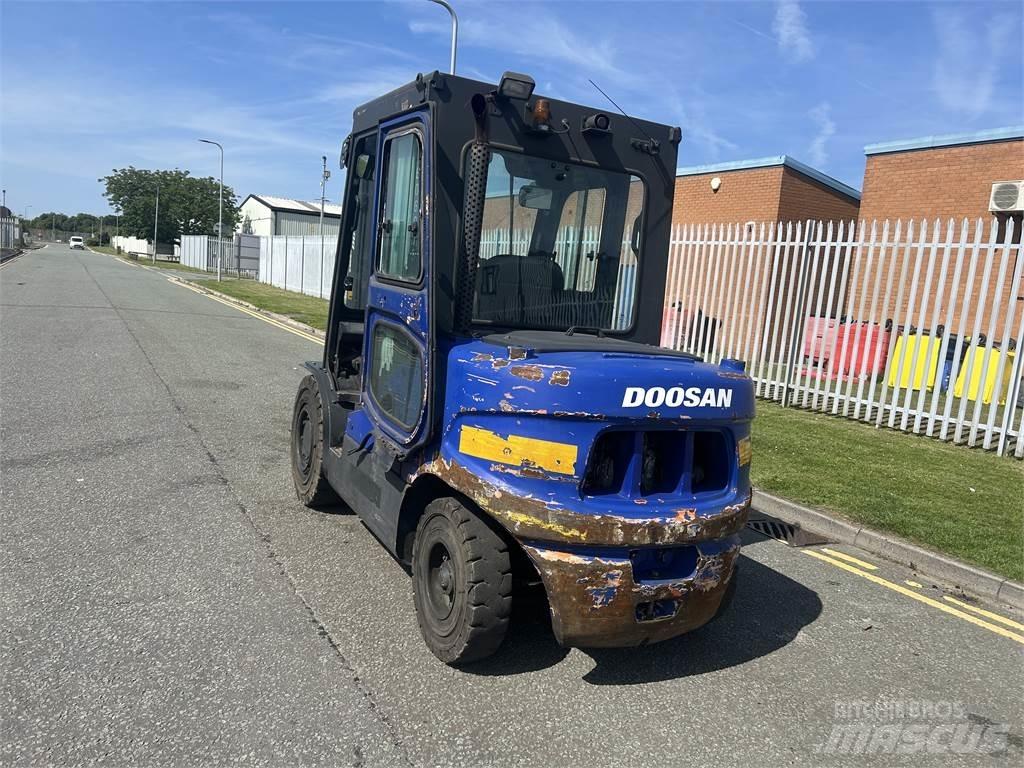 Doosan D45SC-5 Dizel forkliftler