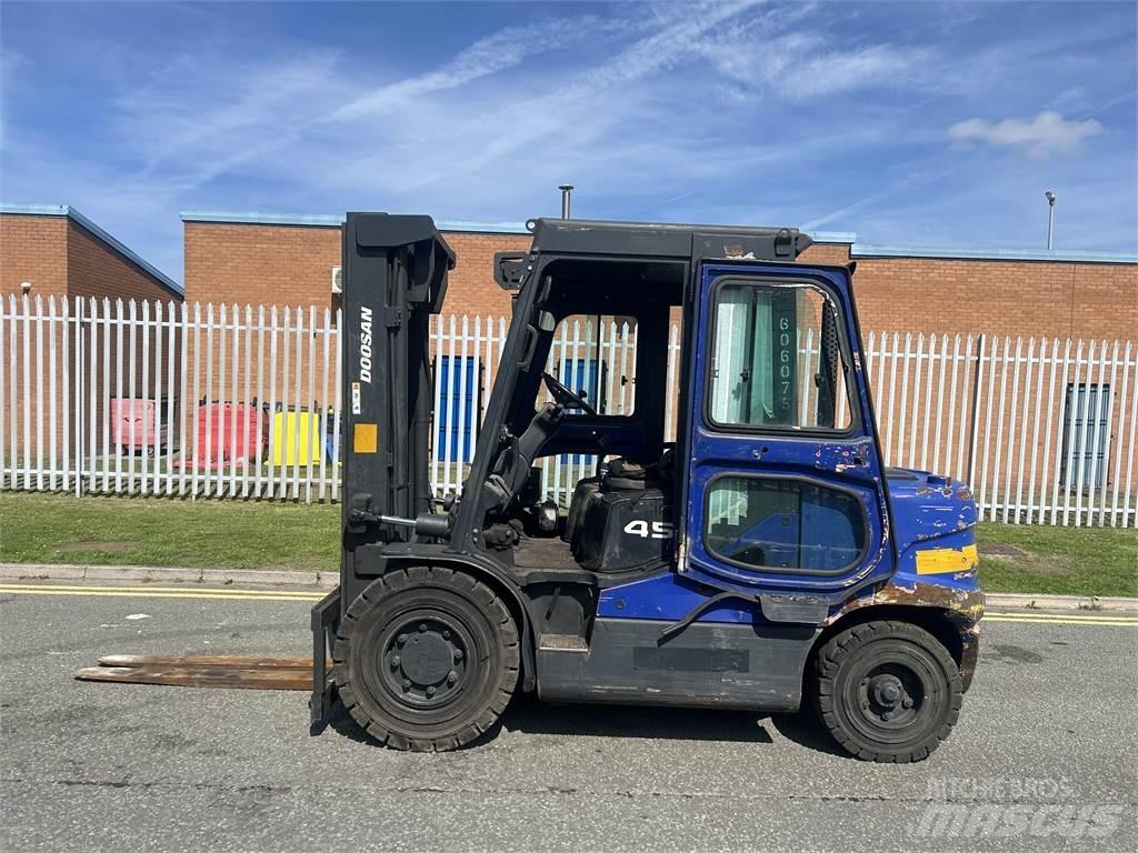 Doosan D45SC-5 Dizel forkliftler