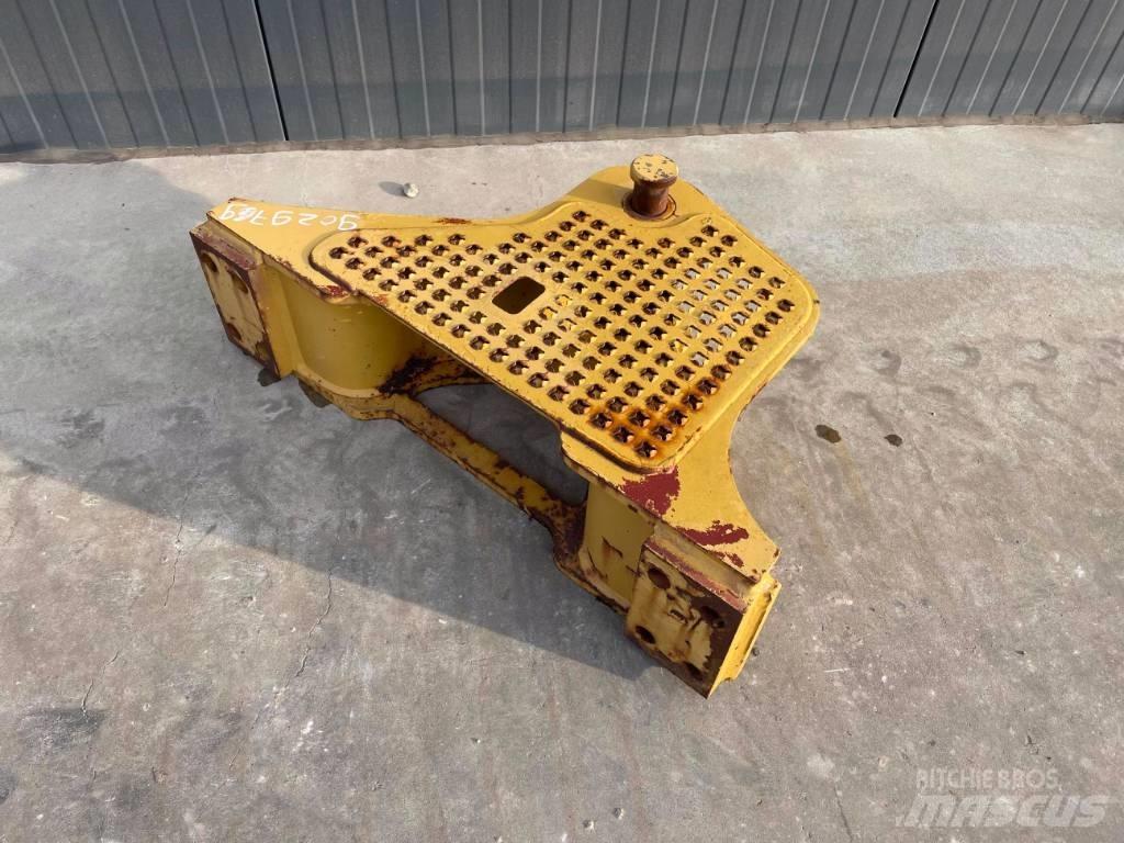 CAT D6K Zugtraverse Diger parçalar