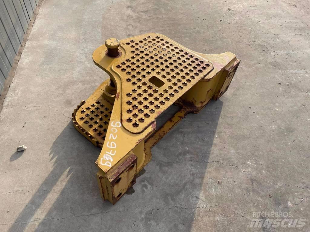 CAT D6K Zugtraverse Diger parçalar
