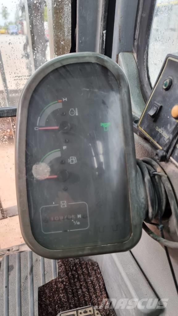 Volvo EC 210 B LC Paletli ekskavatörler