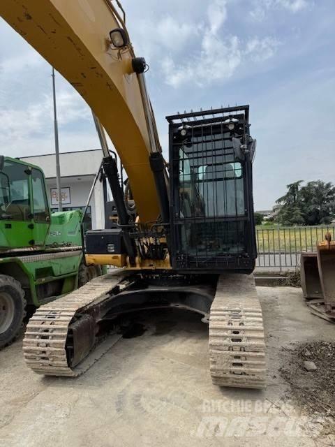 CAT 323 E Paletli ekskavatörler