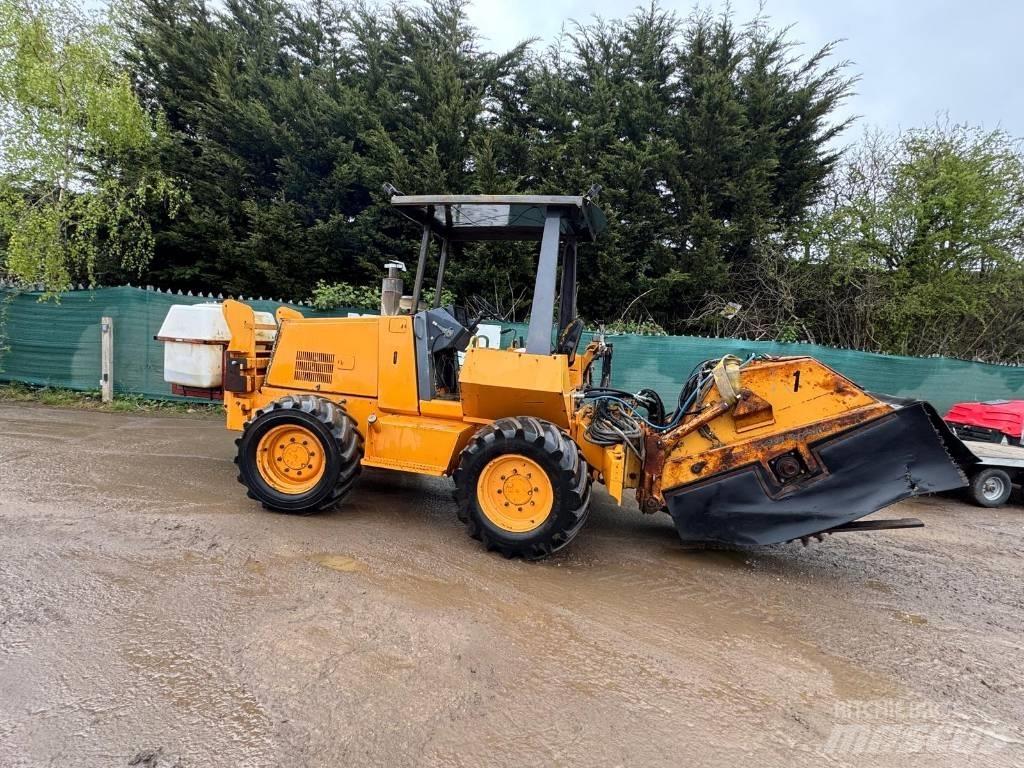 CASE 860 Turbo Kanal kazma makinasi