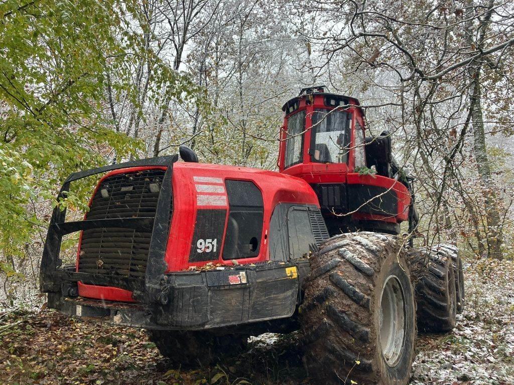 Komatsu 951 Biçerdöverler