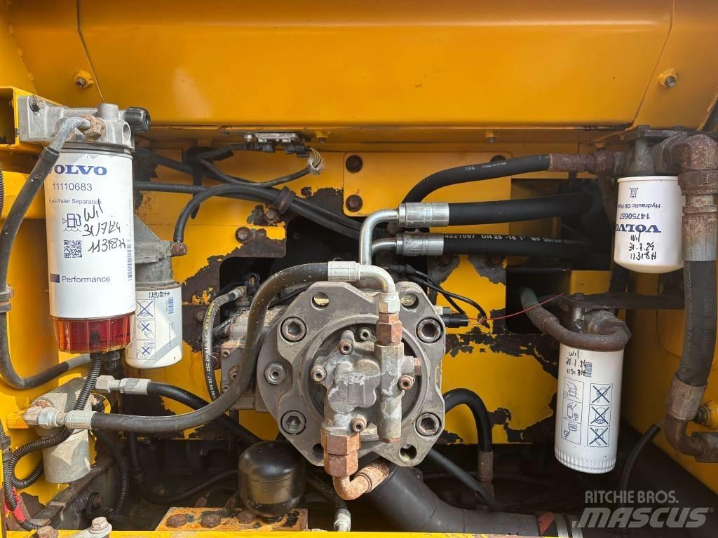 Volvo EC 220 DL Paletli ekskavatörler