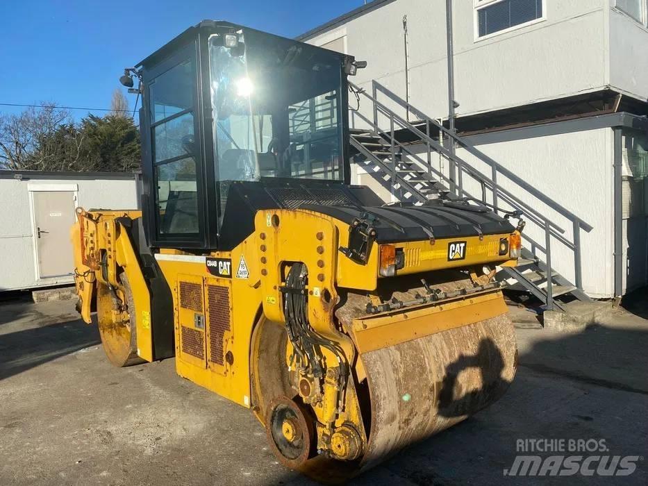 CAT CB 44 B Çift tamburlu silindirler