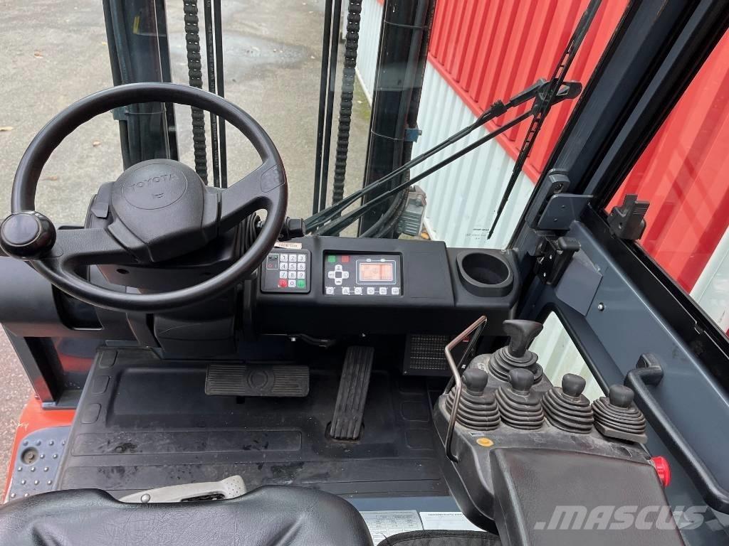 Toyota 8 FBMT 30 Elektrikli forkliftler