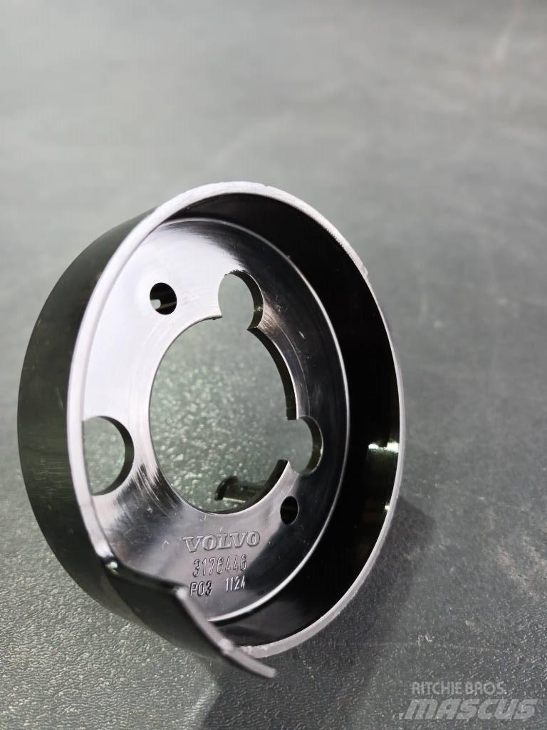 Volvo COVER 3176446 Sanzumanlar