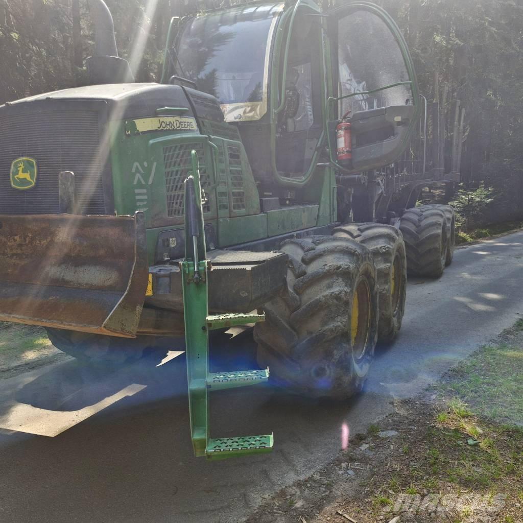 John Deere 1210 G Tomruk yükleyici traktörler