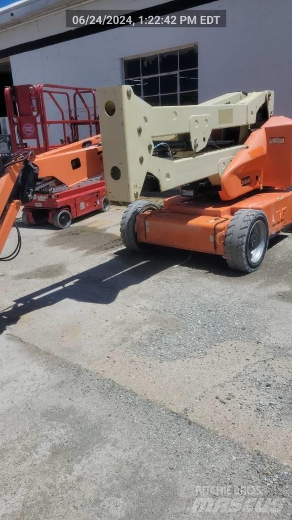JLG E 450 AJ Körüklü personel platformları