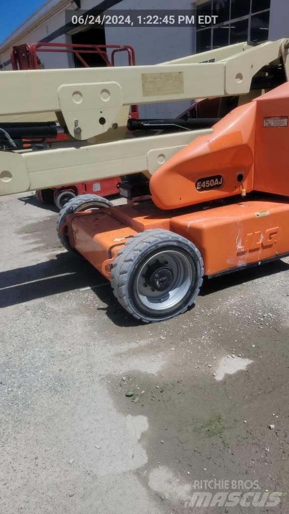 JLG E 450 AJ Körüklü personel platformları