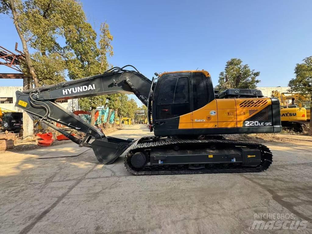 Hyundai 220lc Paletli ekskavatörler