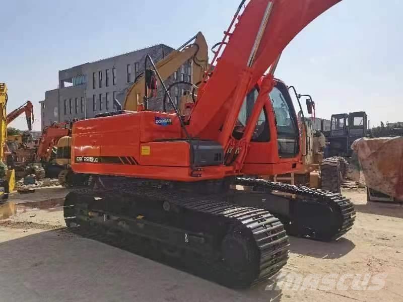Doosan DX 225 Paletli ekskavatörler