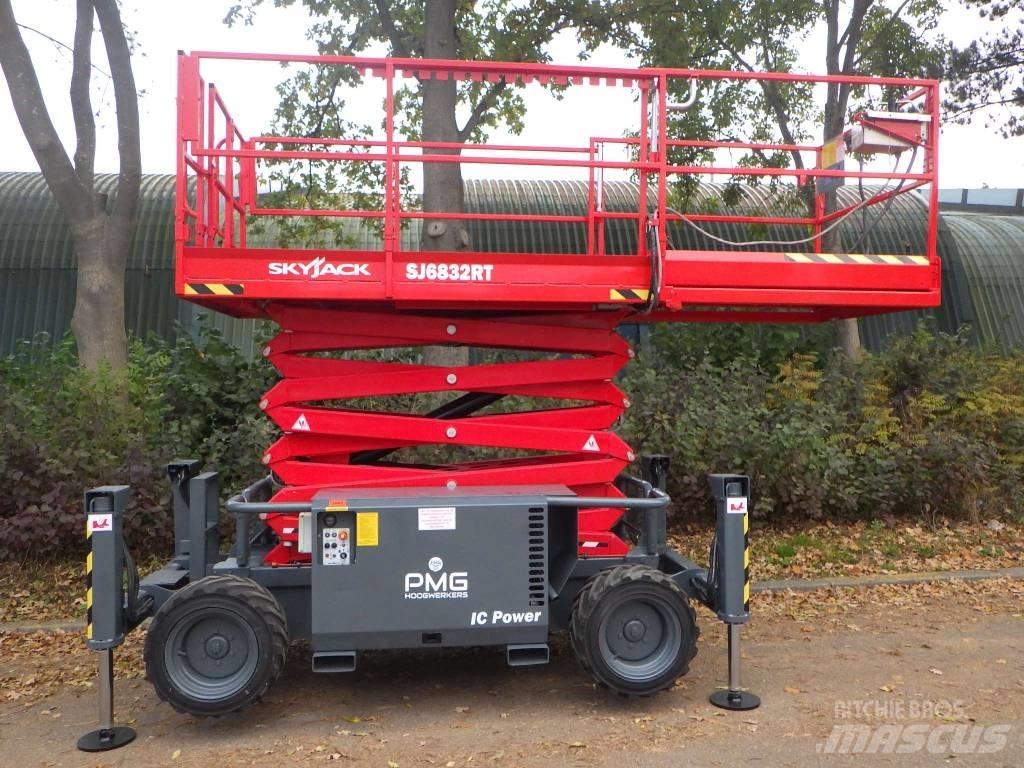 SkyJack SJ6832RT Makasli platformlar