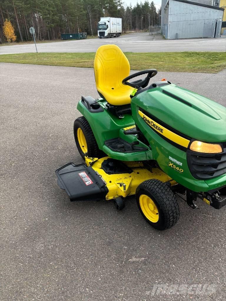 John Deere X 540 Mobil çim biçme makineleri