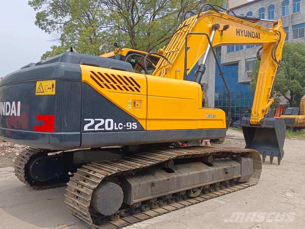 Hyundai R220LC-9S Paletli ekskavatörler