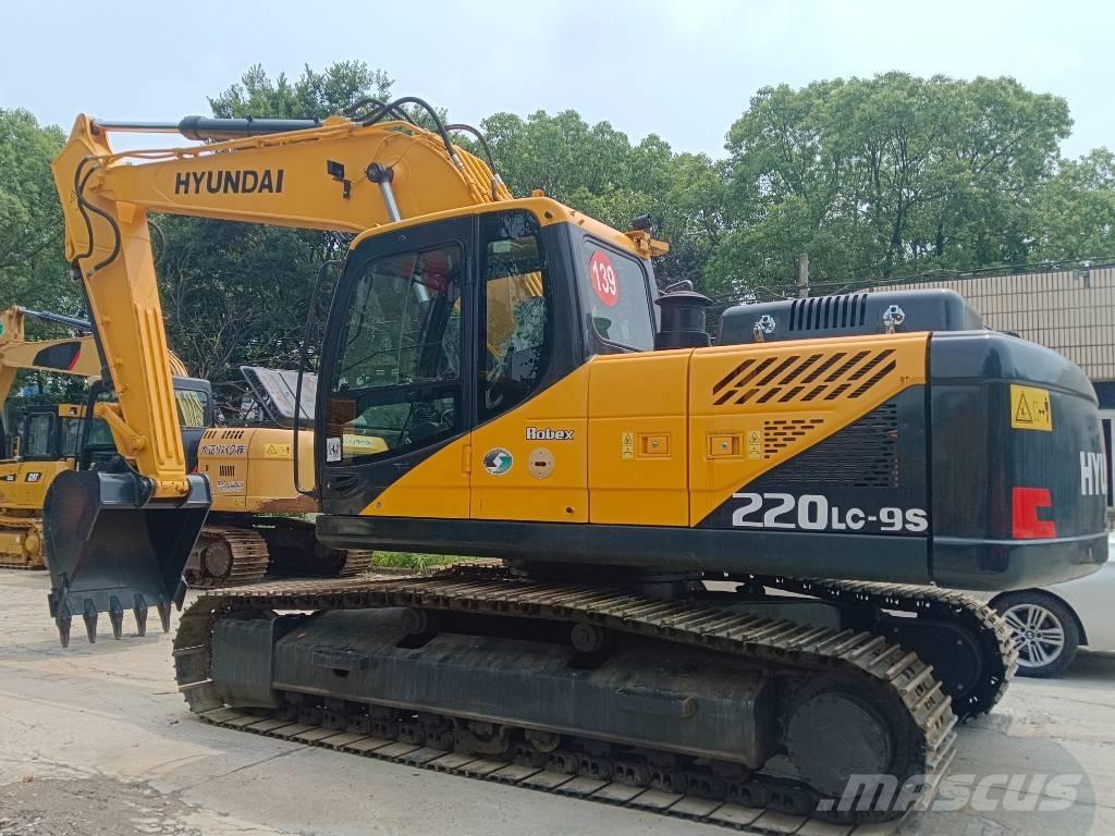 Hyundai R220LC-9S Paletli ekskavatörler