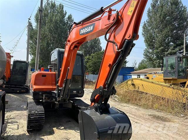 Doosan DX55 Mini ekskavatörler, 7 tona dek