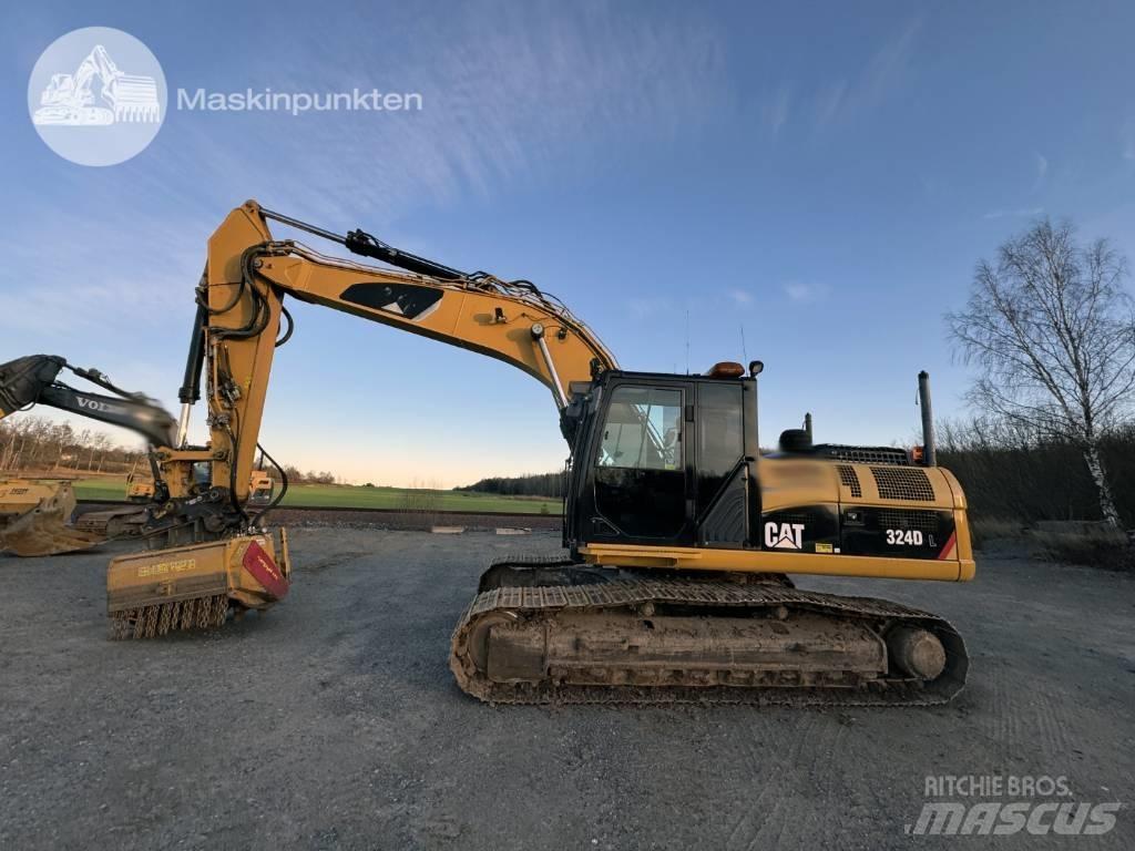 CAT 324 D L Paletli ekskavatörler