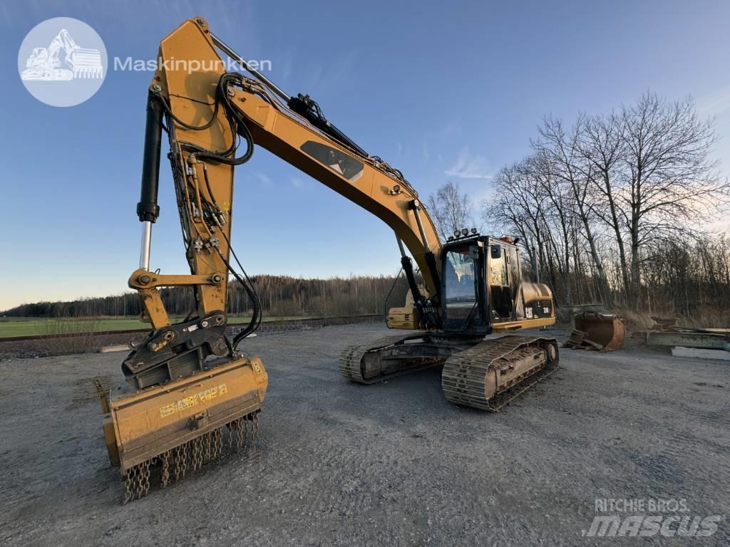 CAT 324 D L Paletli ekskavatörler