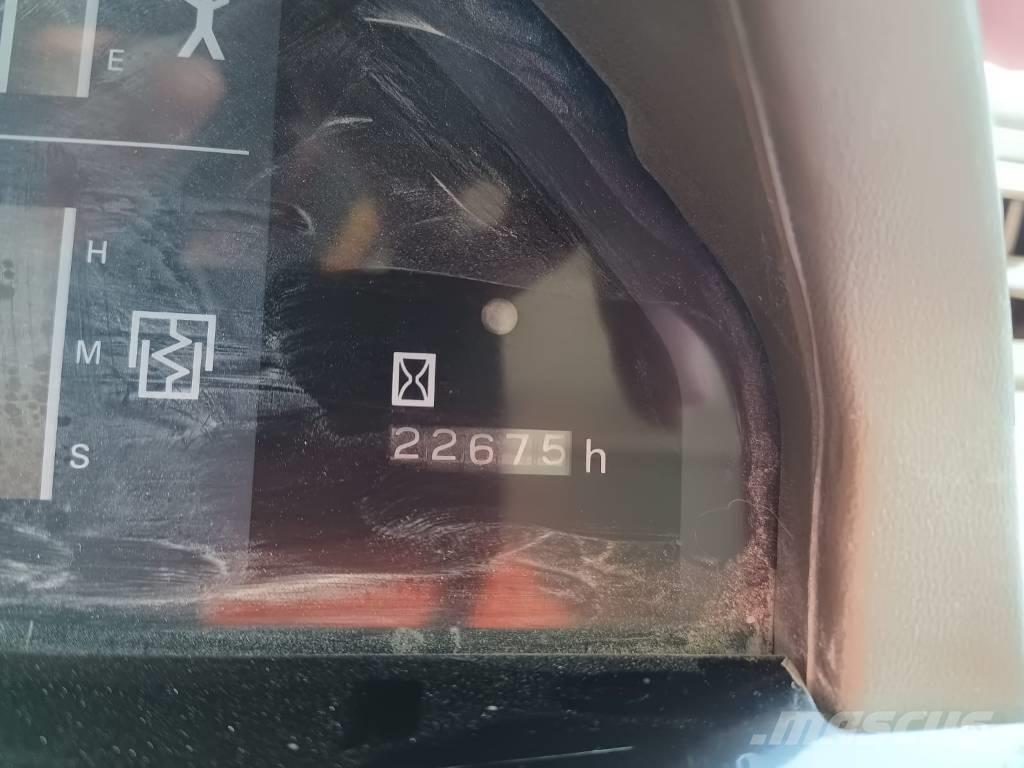 Komatsu HD 605-5 Yol disi kaya kamyonu