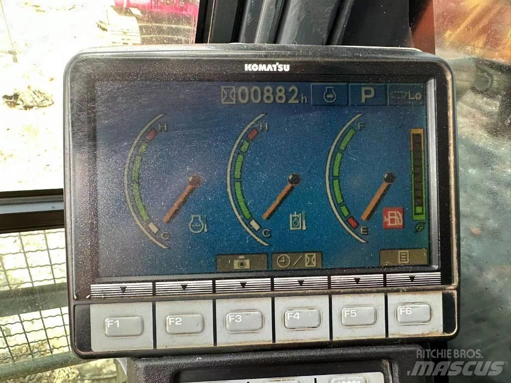 Komatsu 240LC-8 Paletli ekskavatörler