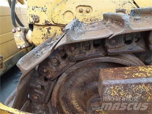 CAT D8T Paletli dozerler