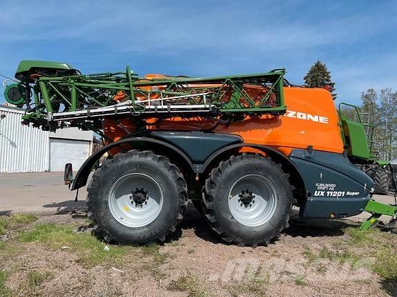 Amazone UX11201 Kendinden tahrikli pülverizatörler