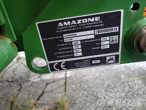 Amazone UX3200 Kendinden tahrikli pülverizatörler