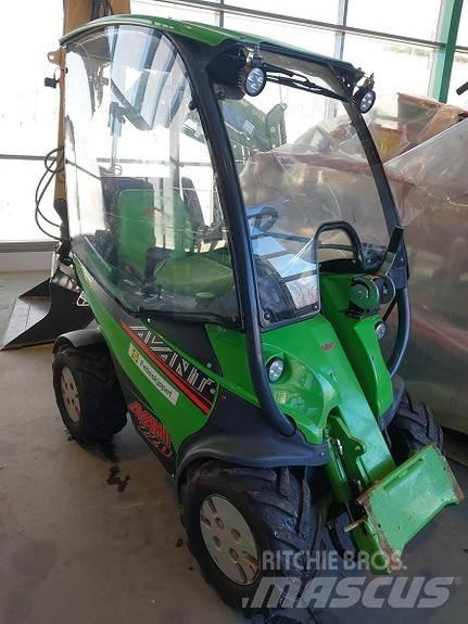 Avant 220 Skid steer loderler