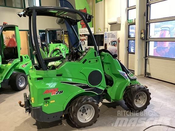 Avant R28 Skid steer loderler