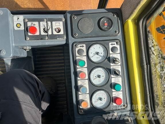 Bomag BW211 D-3 Asfalt sericiler