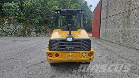 CAT 906 Tekerlekli yükleyiciler