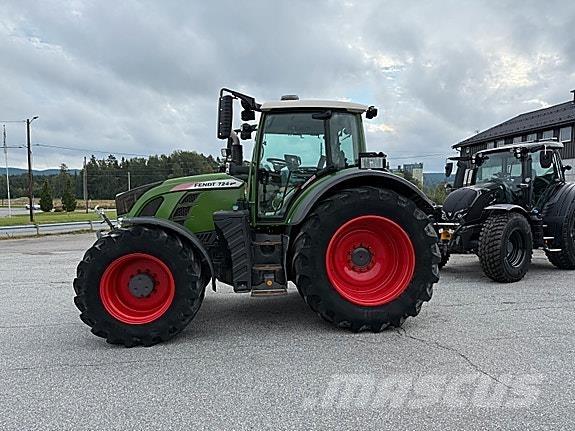 Fendt 724 VARIO Traktörler