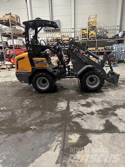 GiANT G2500HD+ Skid steer loderler