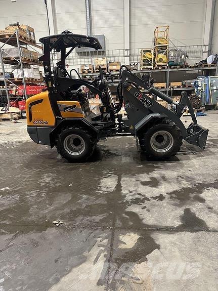 GiANT G2500HD+ Skid steer loderler