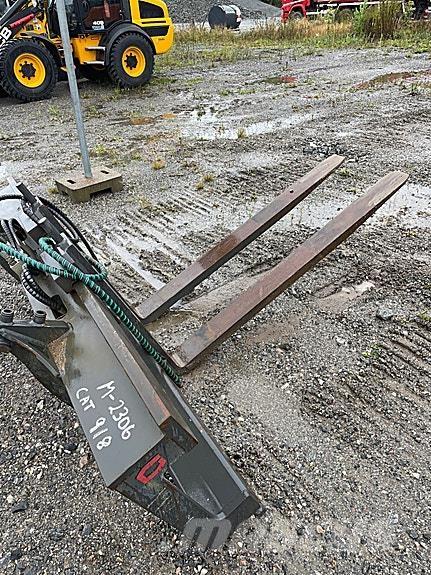 Gjerstad  Diger kar ve yol makinalari