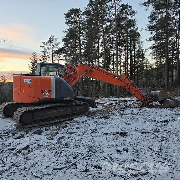 Hitachi ZX135US-3 Paletli ekskavatörler